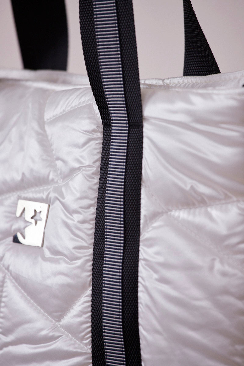 Beyaz  Kapitone Omuz Çantası(Siyah askılı)