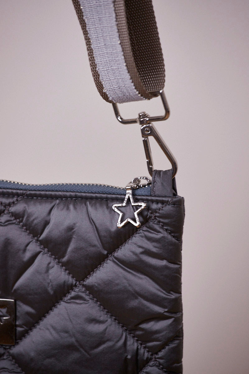 Büyükboy Gri Kapitone Çapraz Çanta  (Siyah askılı)