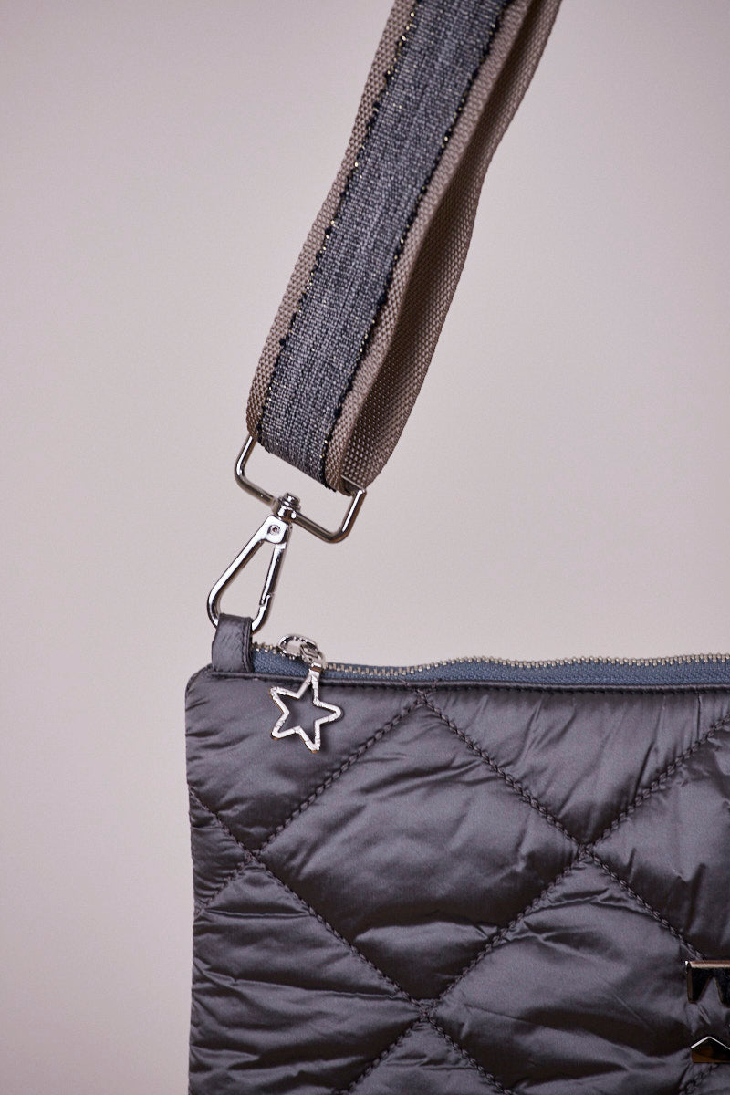 Büyükboy Gri Kapitone Çapraz Çanta (Gri askılı)