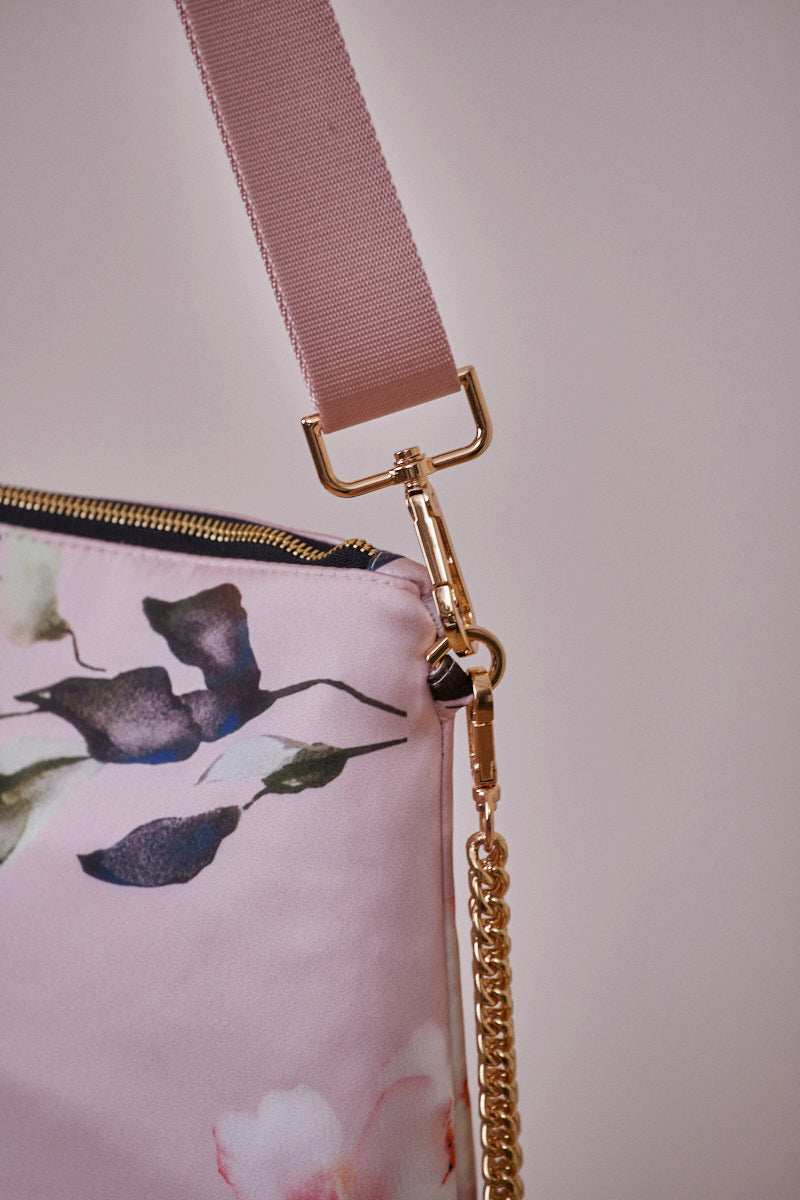Pembe Çiçekli Portföy Çanta  (Çapraz Askılı)