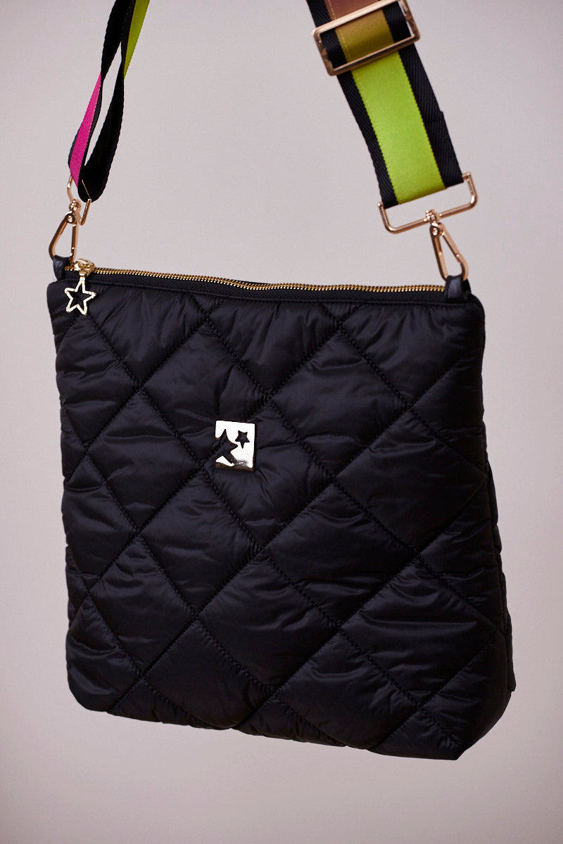 Büyükboy Siyah Kapitone Çapraz Çanta (Pembe askılı)