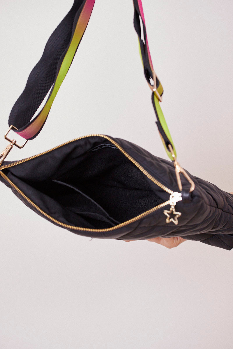 Büyükboy Siyah Kapitone Çapraz Çanta (Pembe askılı)